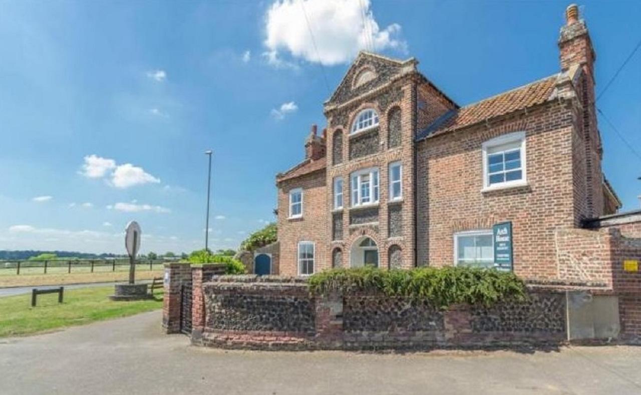 The Globe Inn Wells-next-the-Sea 외부 사진